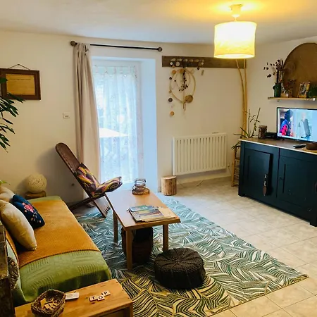 Cote Rive, Au Bord De La Riviere La Moselotte Et Terrasse Saulxures-sur-Moselotte